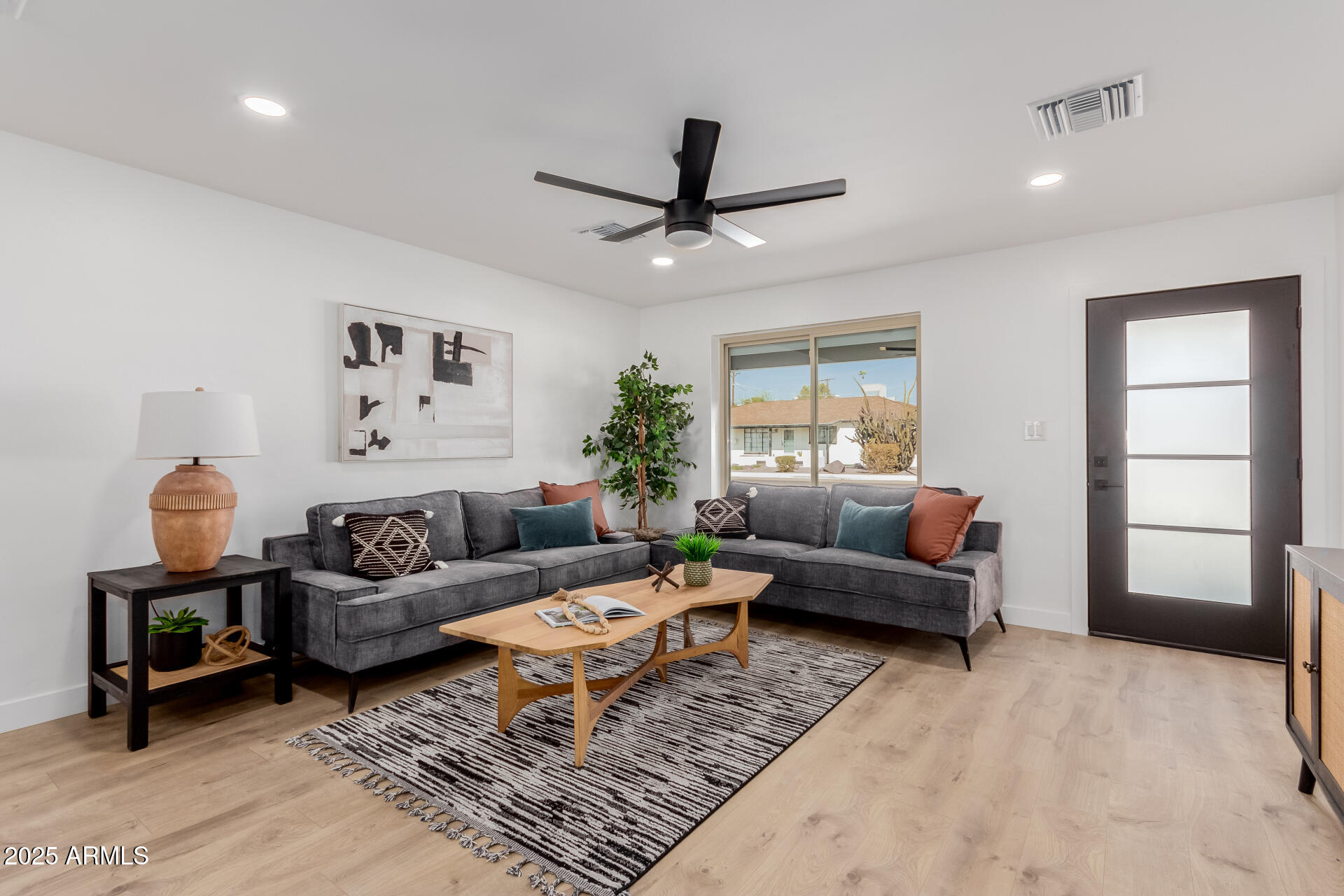 Photos of 2041 W Palo Verde Dr Phoenix AZ 85015
