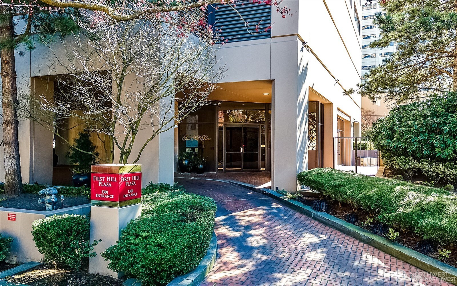 Photos of 1301 Spring St Apt 16C Seattle WA 98104