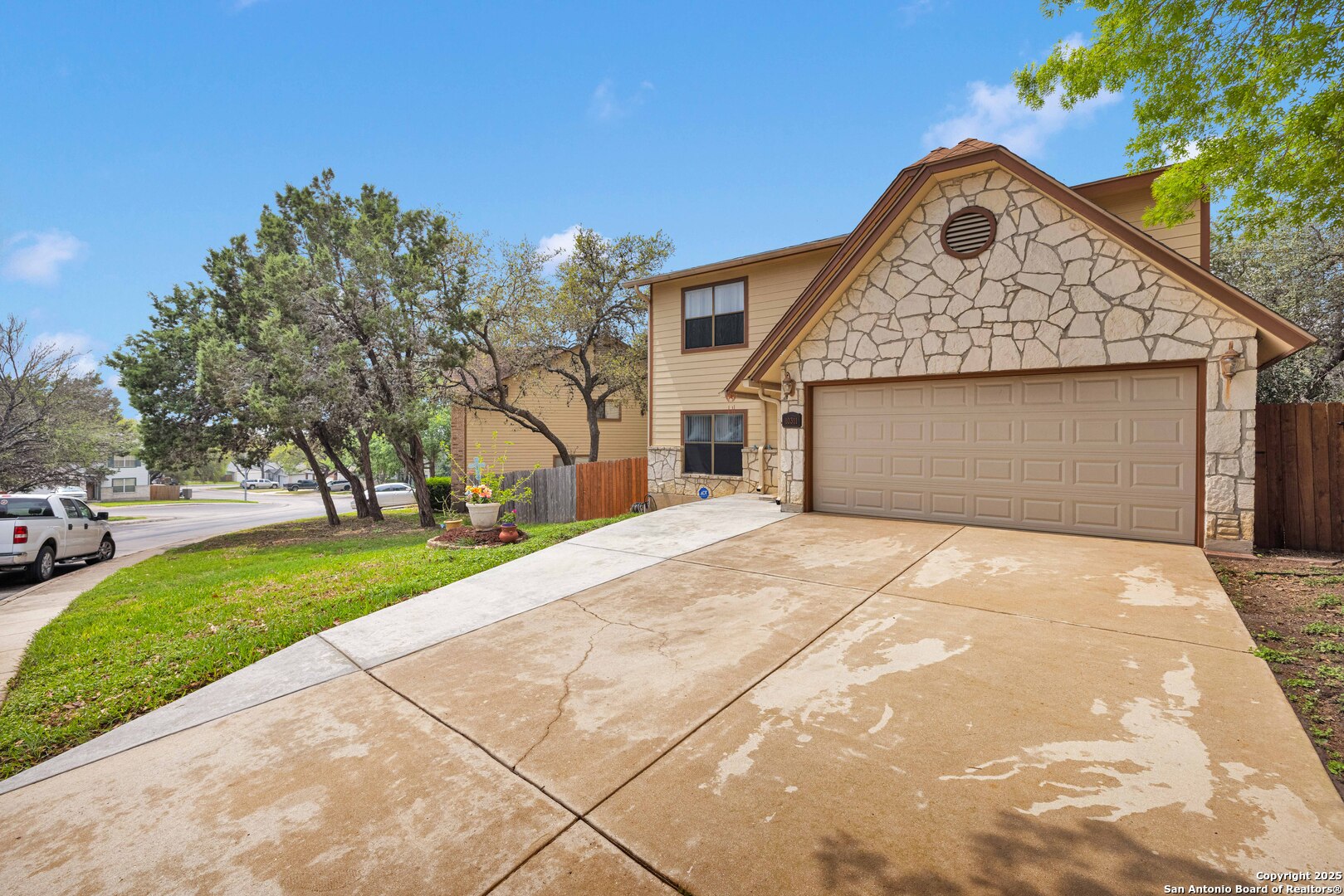 Photos of 10311 Arbor Blf San Antonio TX 78240
