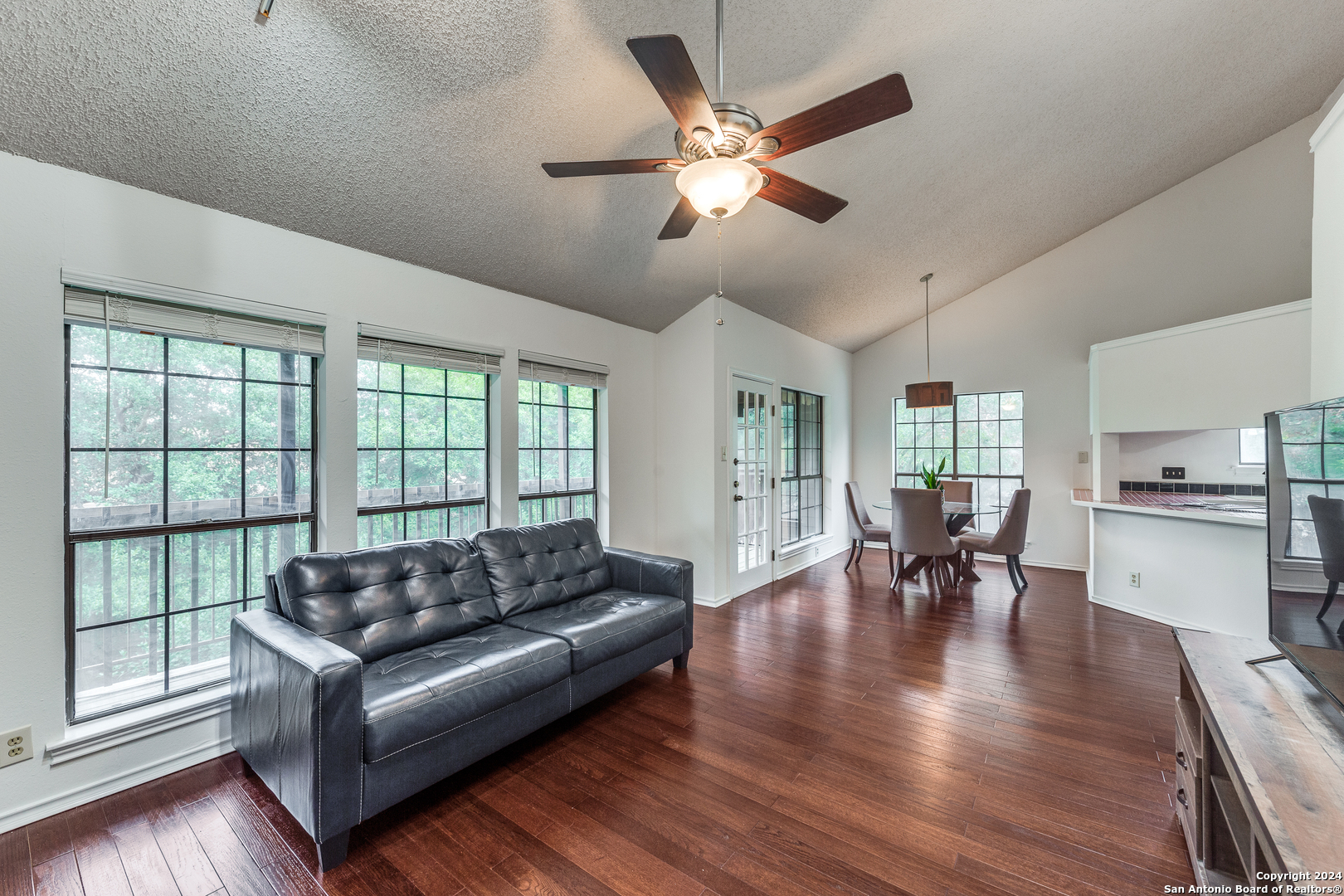 Photos of 8611 Datapoint Dr Apt 74 San Antonio TX 78229