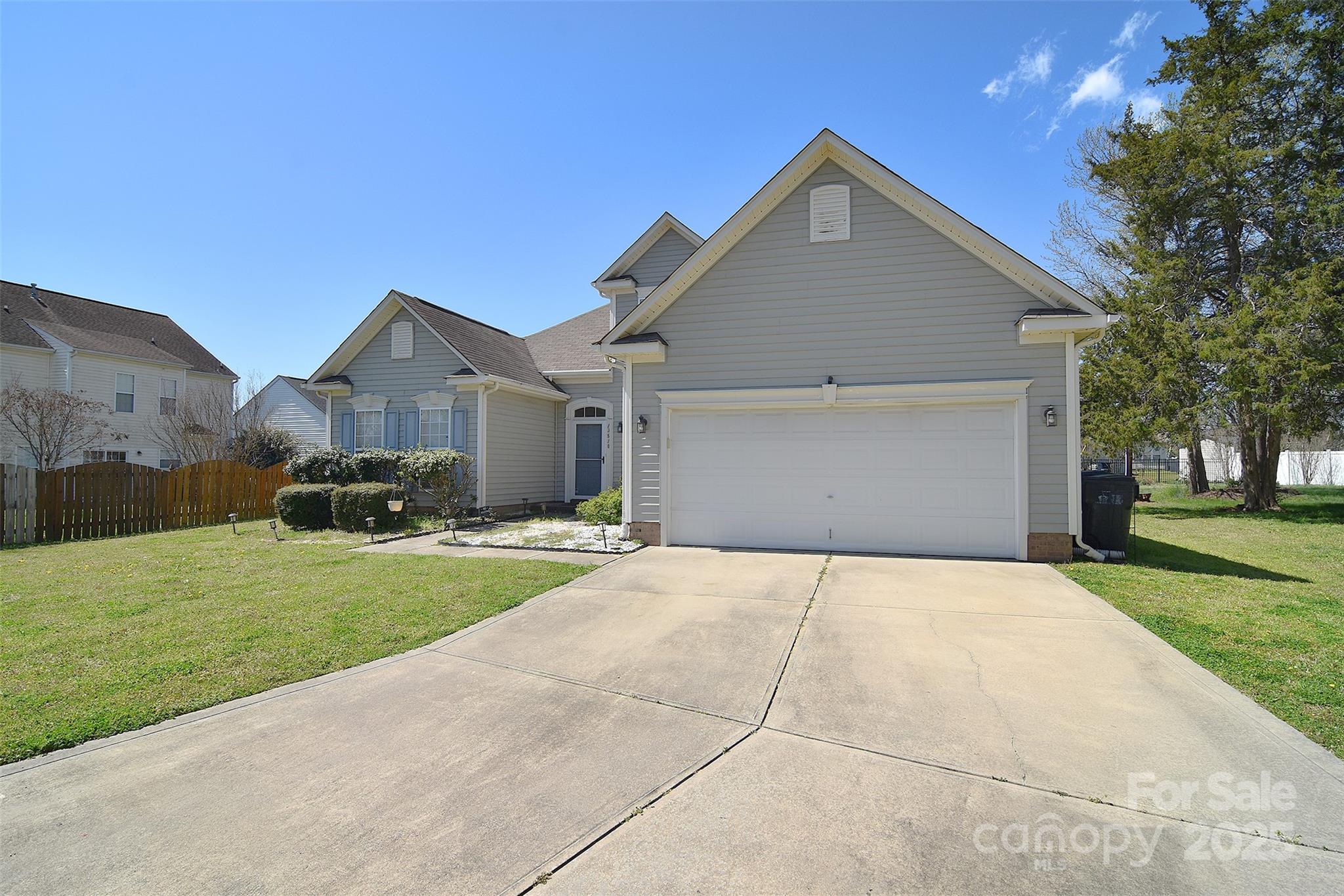 Photos of 13510 Sunny Glen Way Charlotte NC 28278