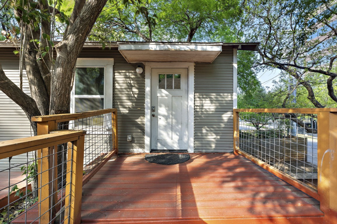 Photos of 512 Bouldin Ave Austin TX 78704