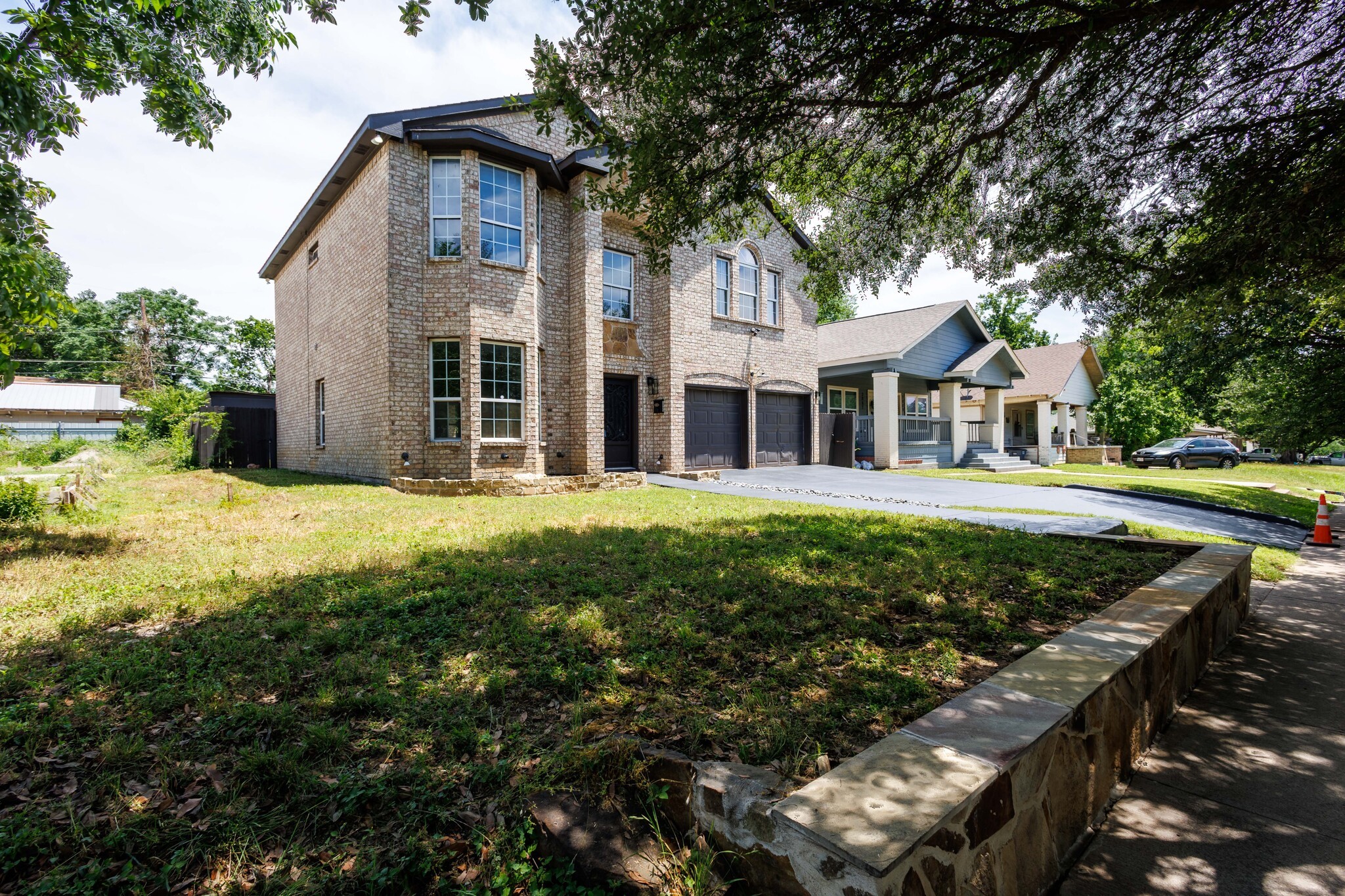 Photos of 3005 S Jennings Ave Fort Worth TX 76110