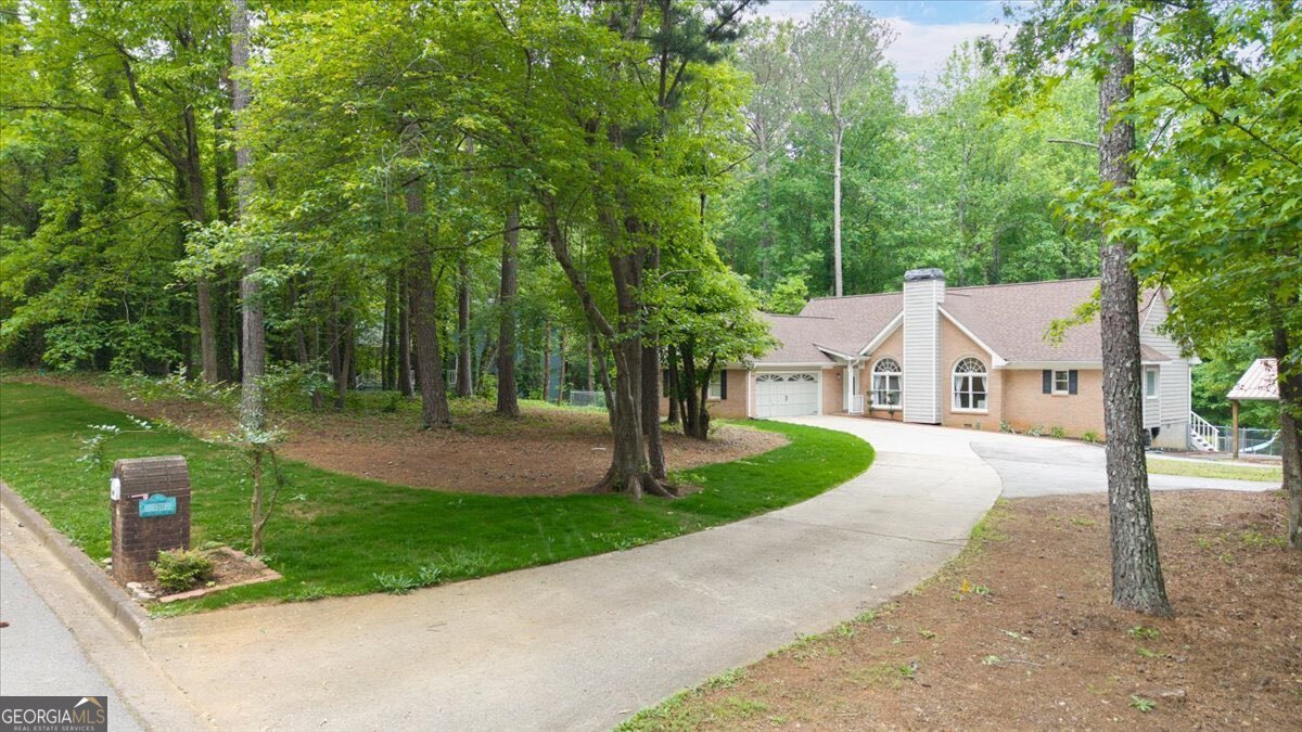 Photos of 320 Williamsburg Cir McDonough GA 30253