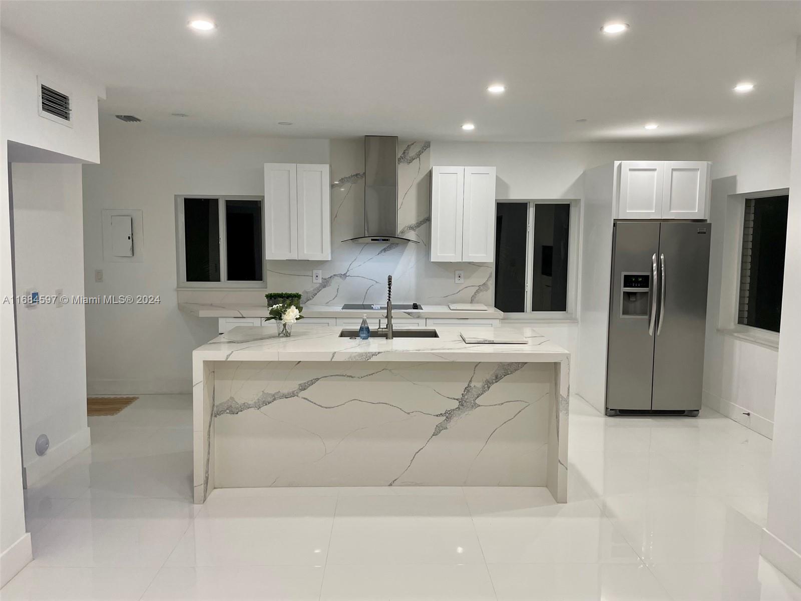 Photos of 1201 Marseille Dr Apt 17 Miami Beach FL 33141