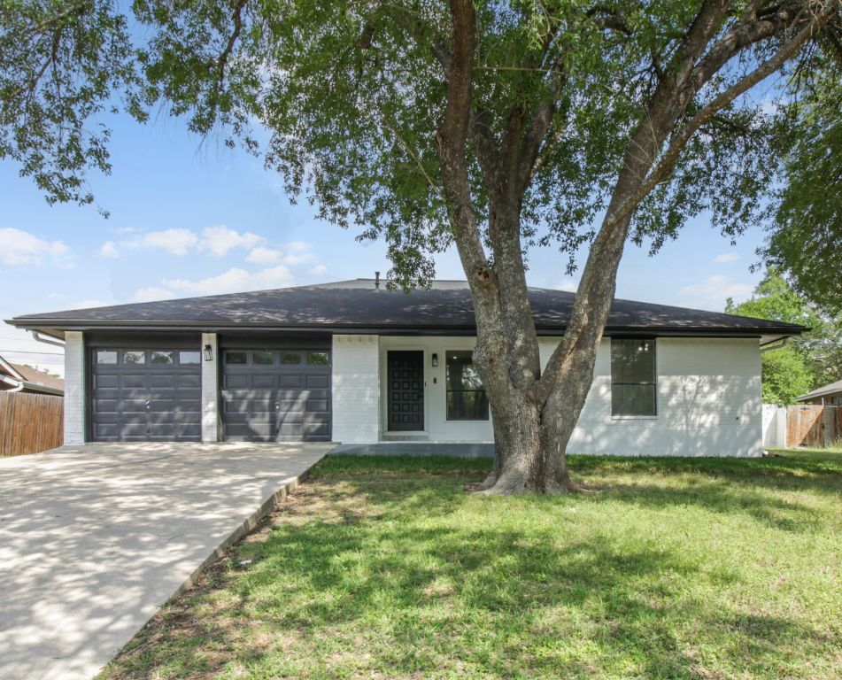 Photos of 1509 Parkview Ln San Marcos TX 78666
