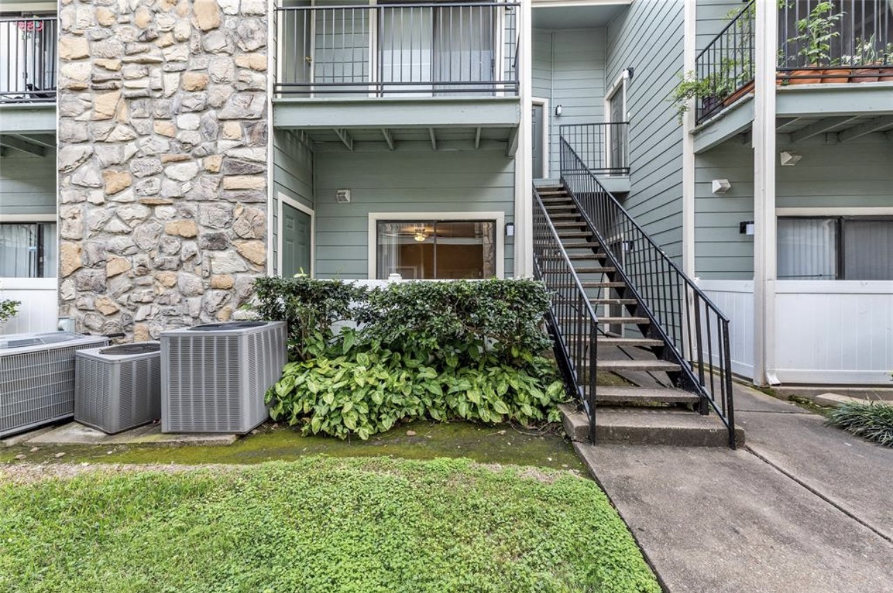 Photos of 3768 Tanglewilde St Unit J5 Houston TX 77063