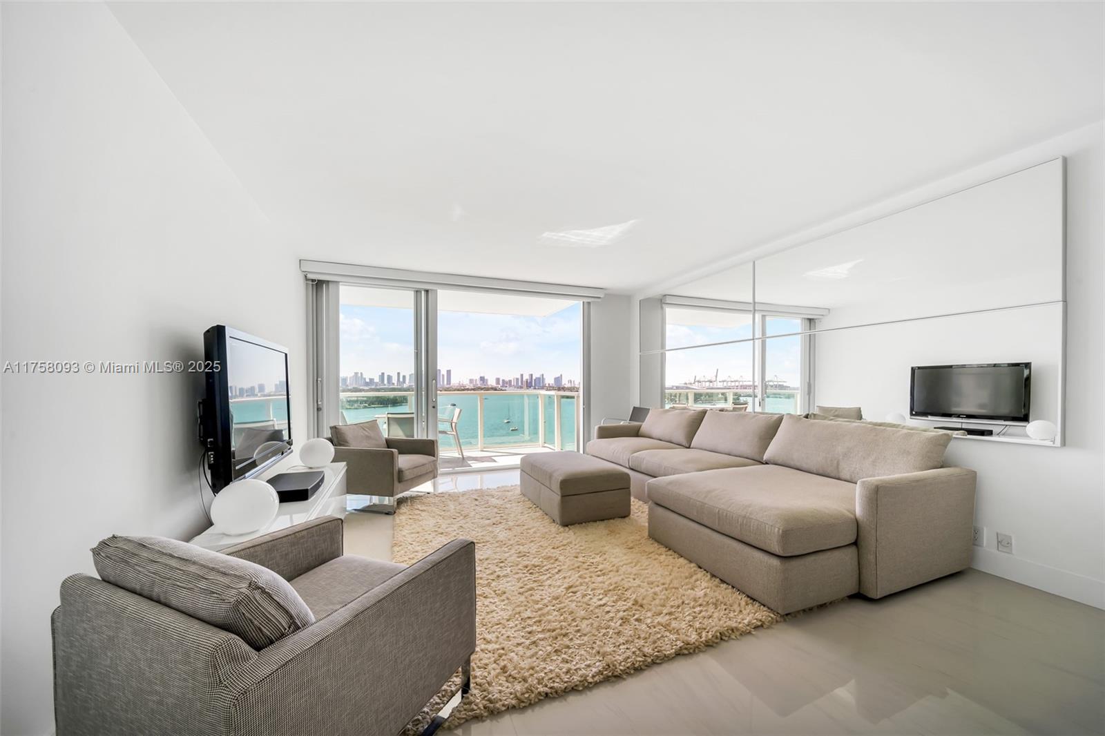 Photos of 1000 West Ave Apt 1416 Miami Beach FL 33139