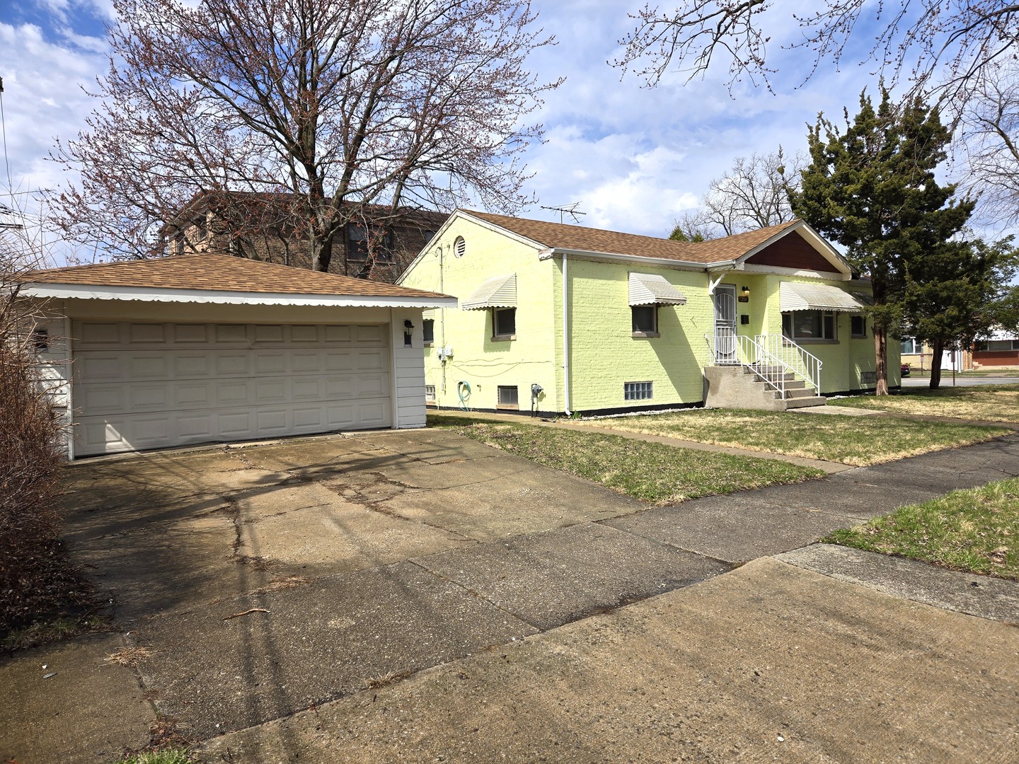 Photos of 750 W 144th St Riverdale IL 60827