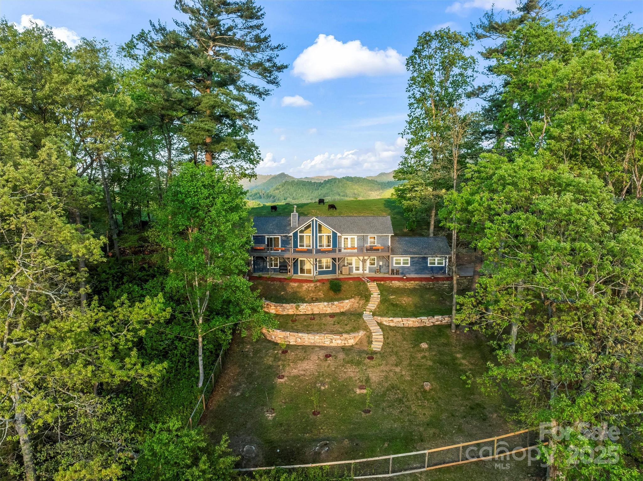 Photos of 84 Halfmoon Way Clyde NC 28721