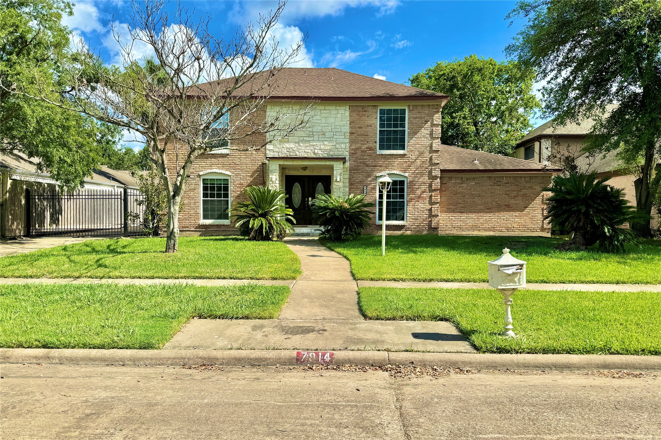 Photos of 7914 Oakington Dr Houston TX 77071