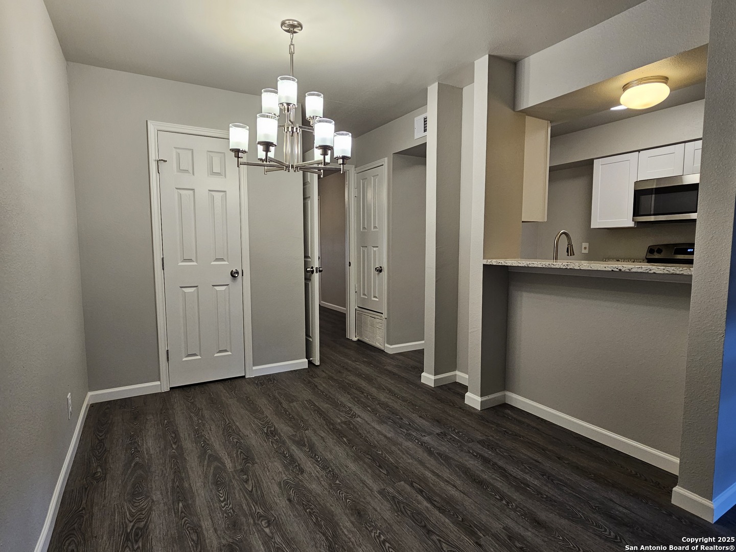 Photos of 2811 Woodbury St Apt 302 San Antonio TX 78217