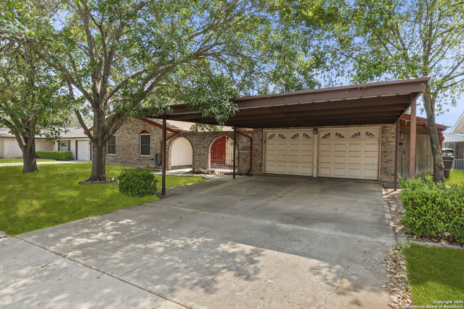Photos of 7907 Melbury Frst San Antonio TX 78239