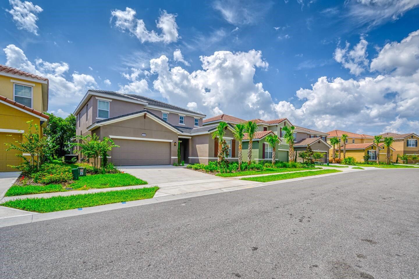 Photos of 6090 Broad Oak Dr Davenport FL 33837