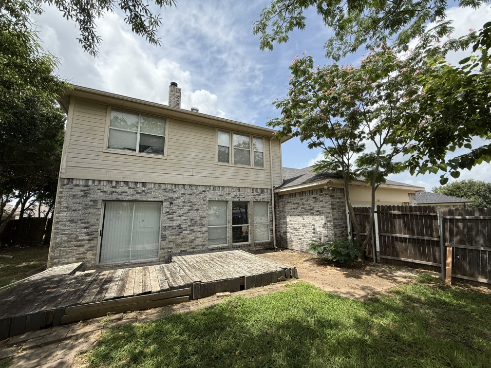 Photos of 1104 Wentwood Ct Desoto TX 75115