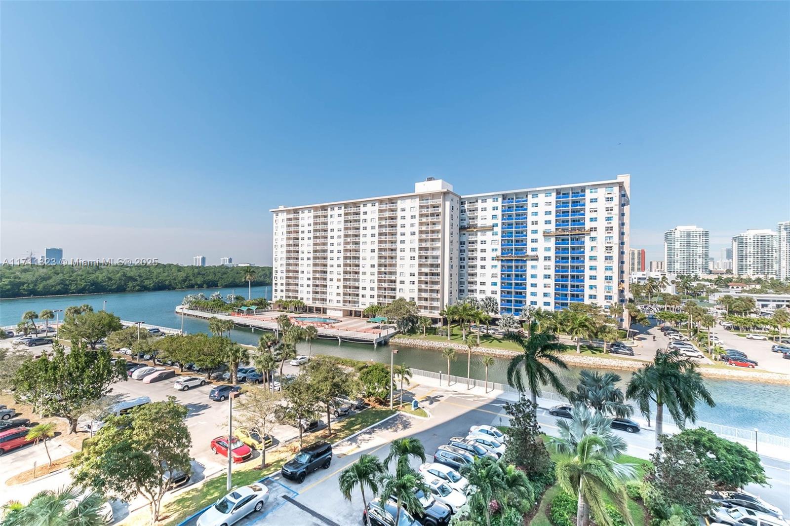 Photos of 500 Bayview Dr Apt 617 Sunny Isles Beach FL 33160