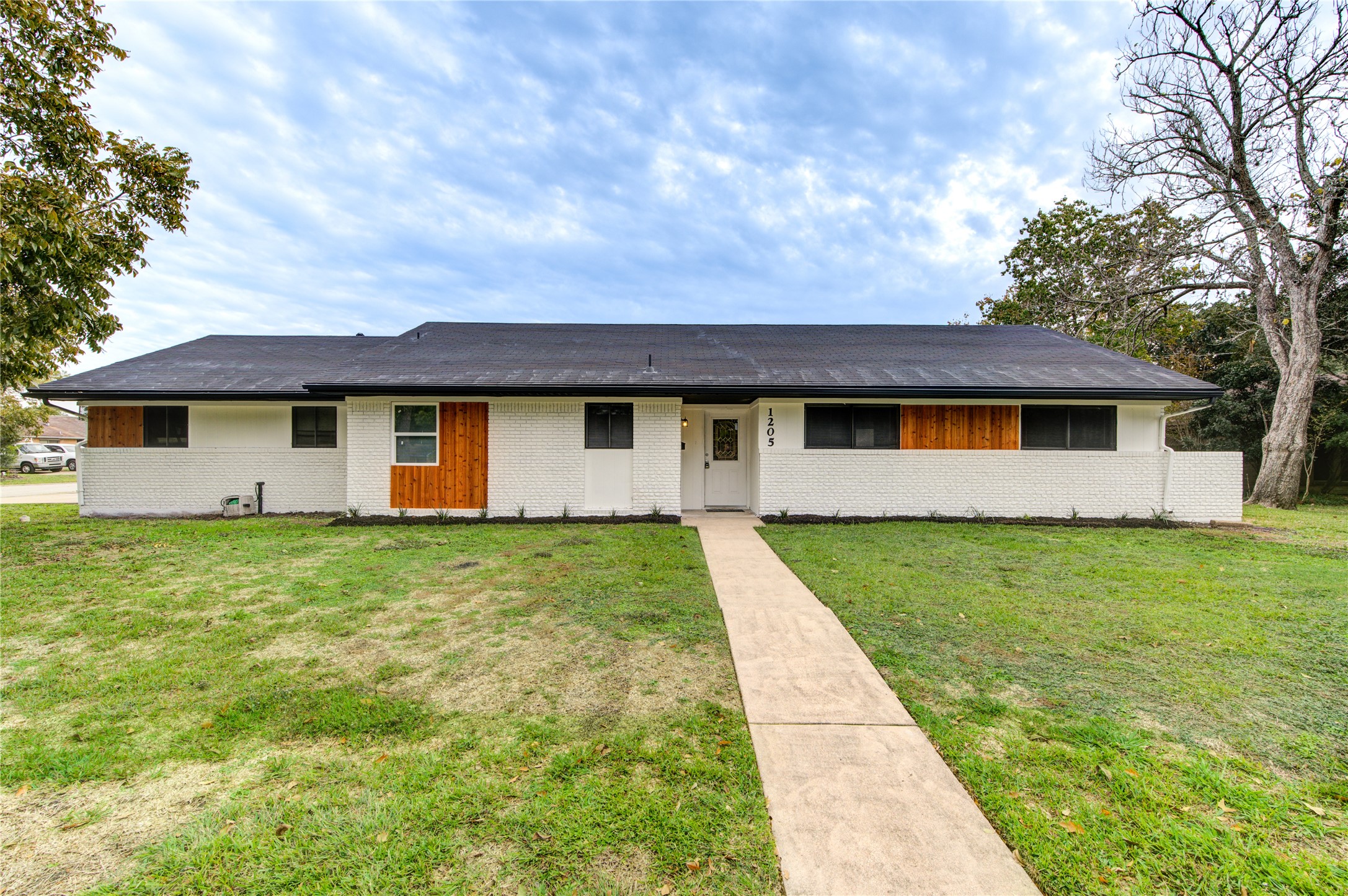 Photos of 1205 Inwood Dr Richmond TX 77469