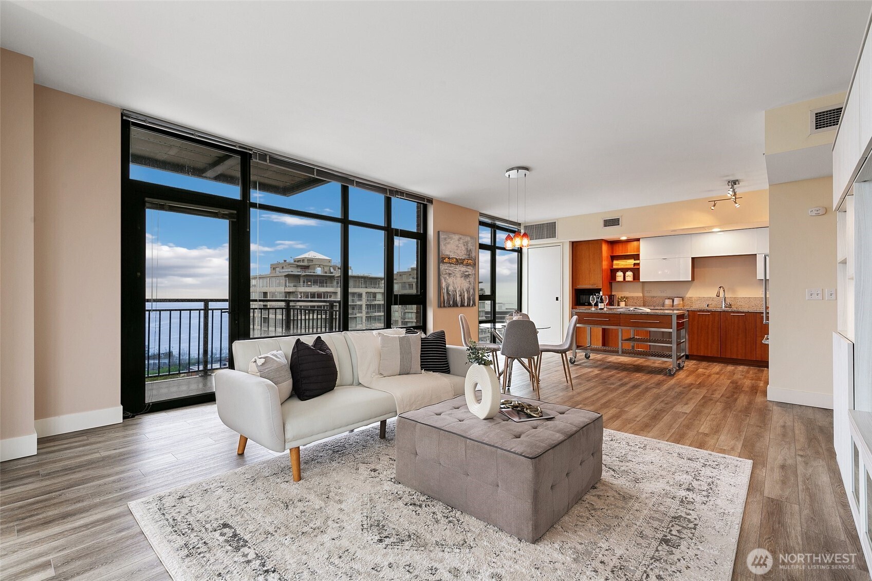Photos of 2911 2nd Ave Unit 1003 Seattle WA 98121