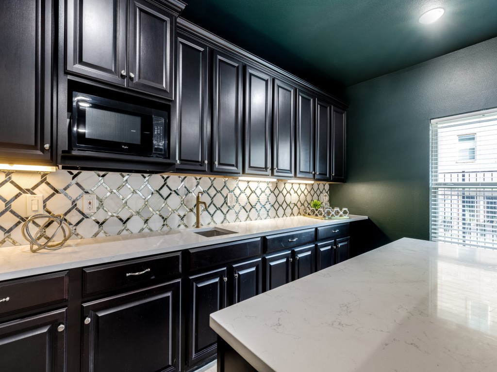 Photos of 572 Hampshire Dr Lewisville TX 75067