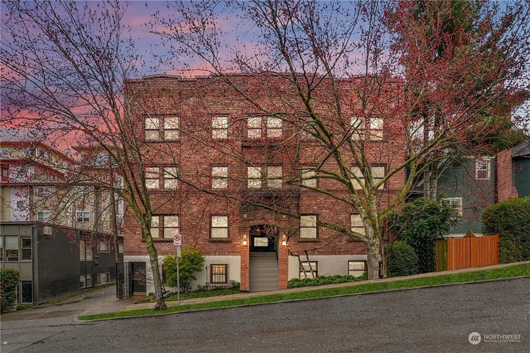 Photos of 516 E Thomas St Apt 105 Seattle WA 98102