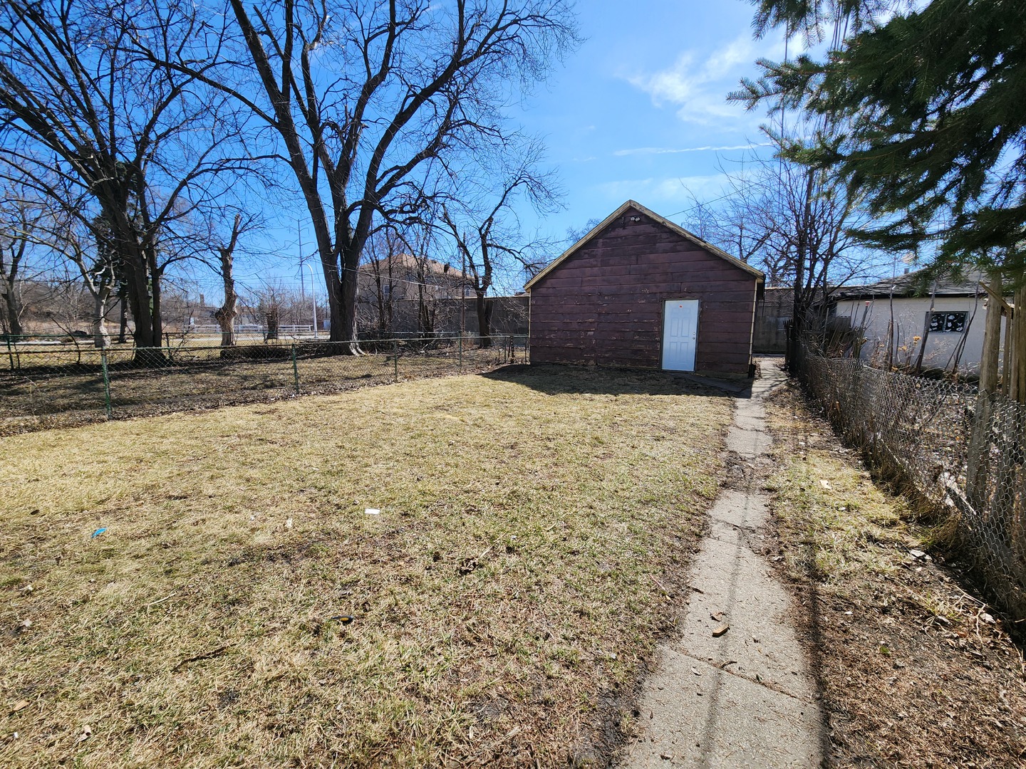 Photos of 54 E 137th Pl Riverdale IL 60827