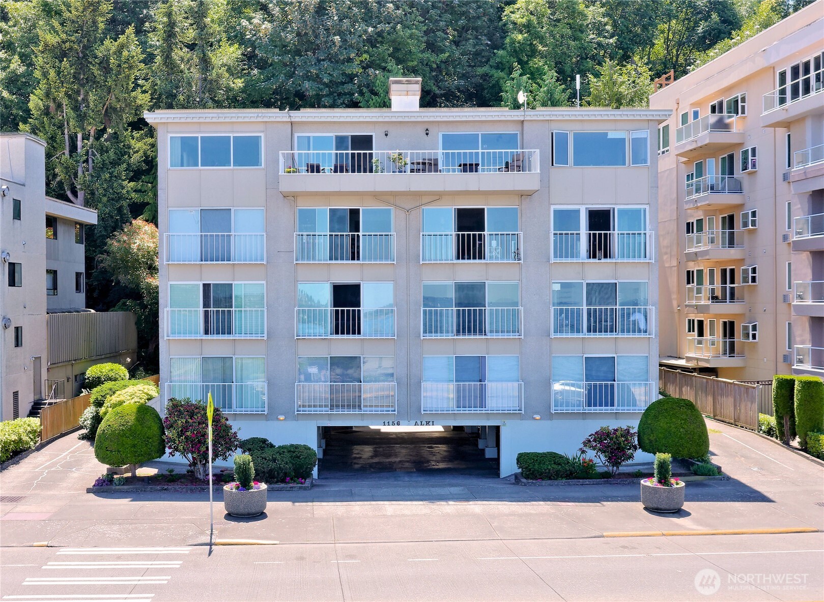 Photos of 1156 Alki Ave SW Apt 204 Seattle WA 98116