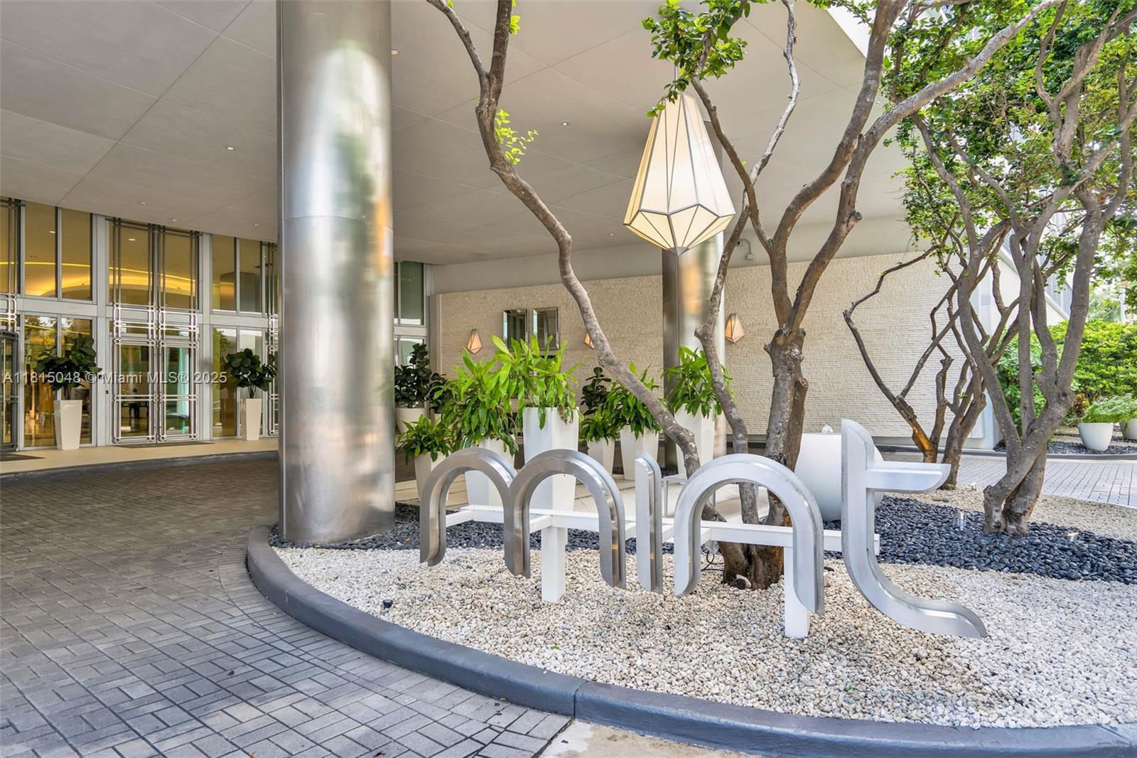 Photos of 92 SW 3rd St Apt 5204 Miami FL 33130