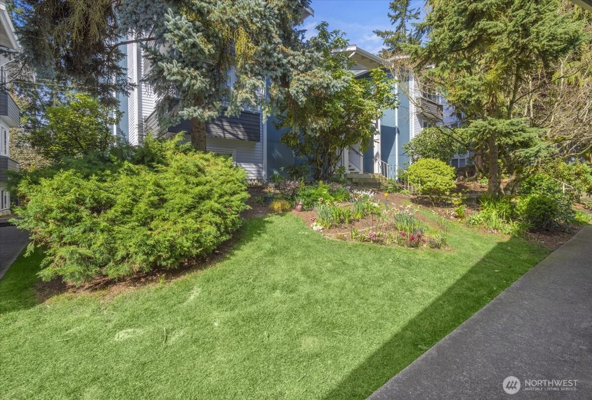 Photos of 915 N 163rd St Apt C17 Shoreline WA 98133