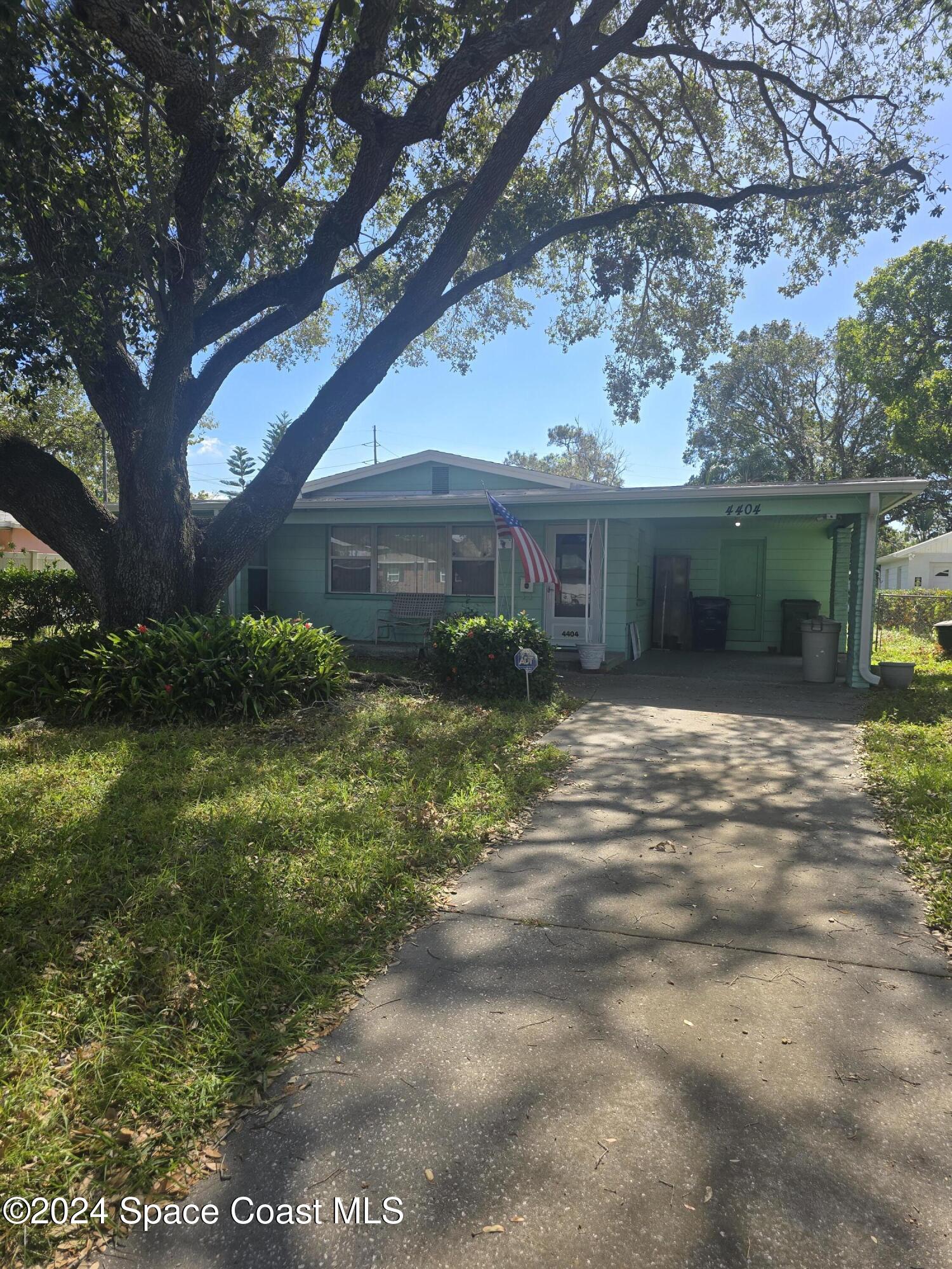 Photos of 4404 W Paul Ave Tampa FL 33611