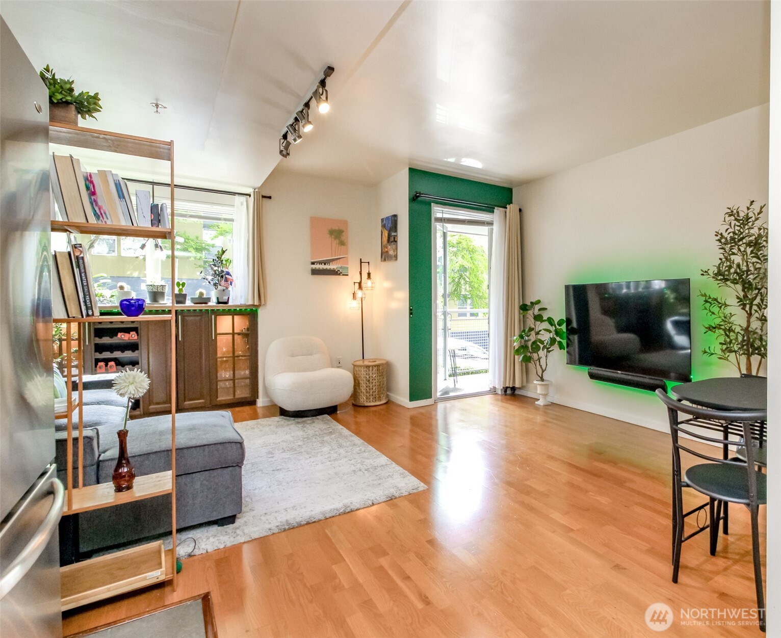Photos of 76 Cedar St Unit 207 Seattle WA 98121