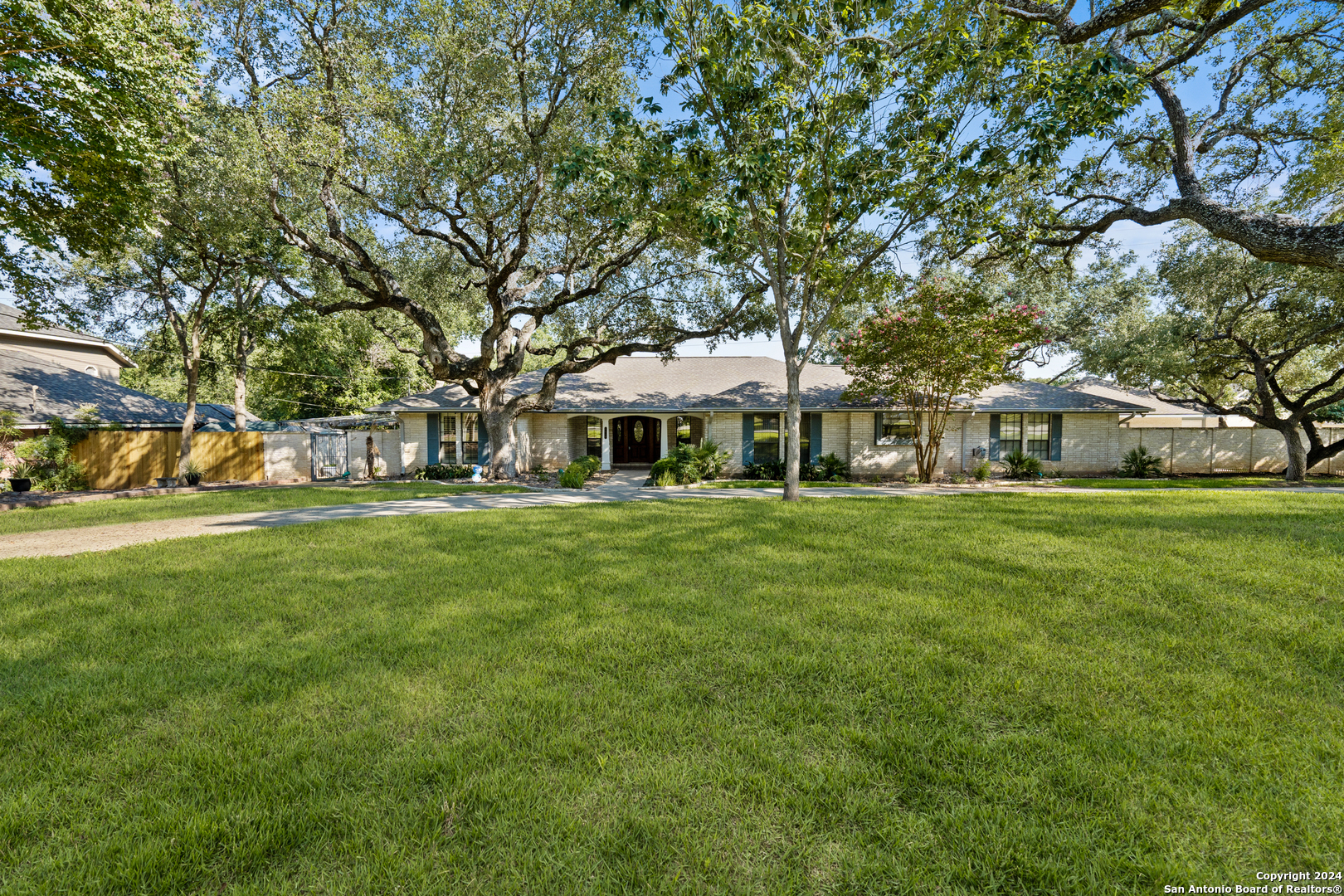 Photos of 9414 Teakwood Ln Garden Ridge TX 78266