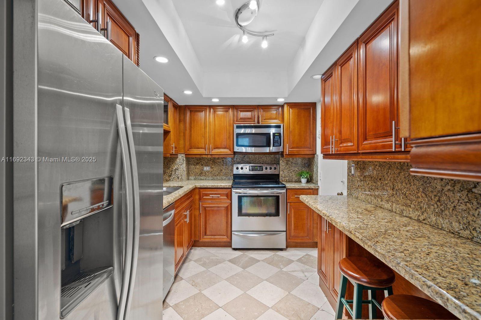 Photos of 5005 Collins Ave Apt 615 Miami Beach FL 33140