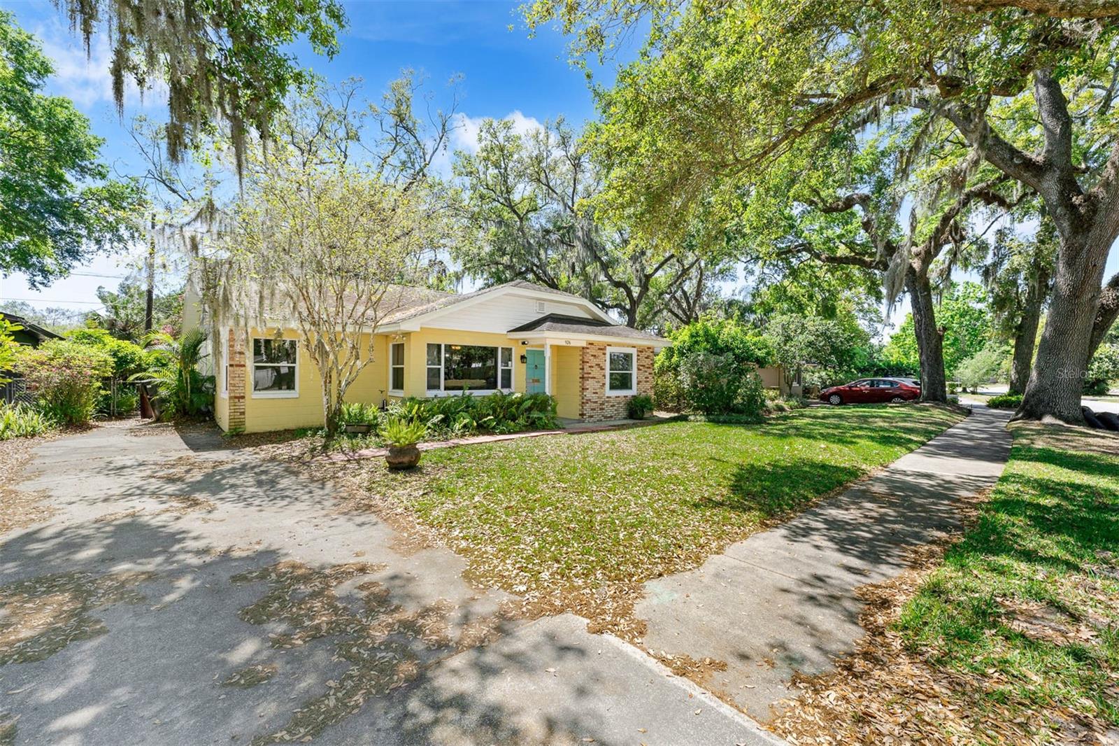 Photos of 926 Mayfair Cir Orlando FL 32803