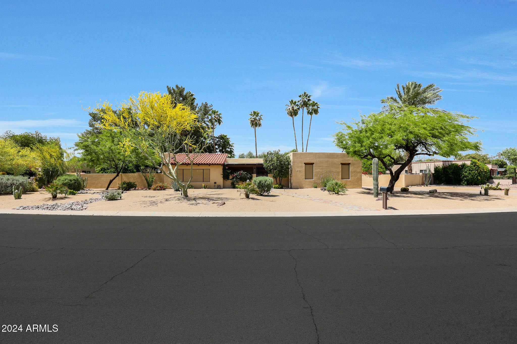 Photos of 830 E Fairway Dr Litchfield Park AZ 85340