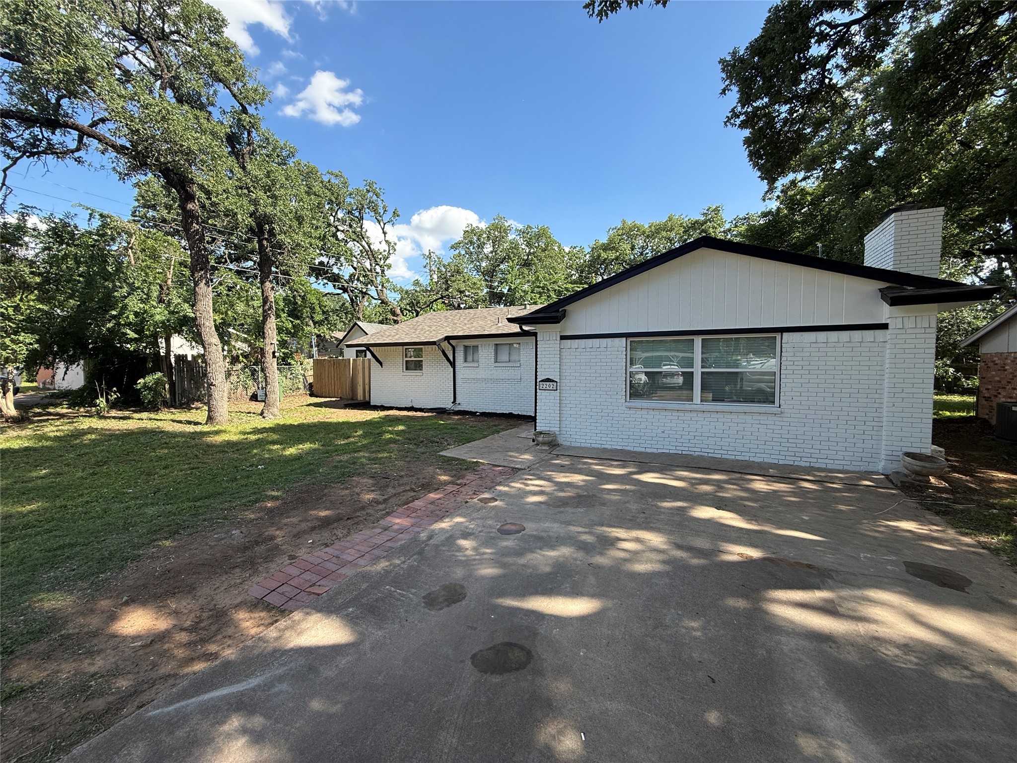 Photos of 2202 Pontiac Dr Arlington TX 76013
