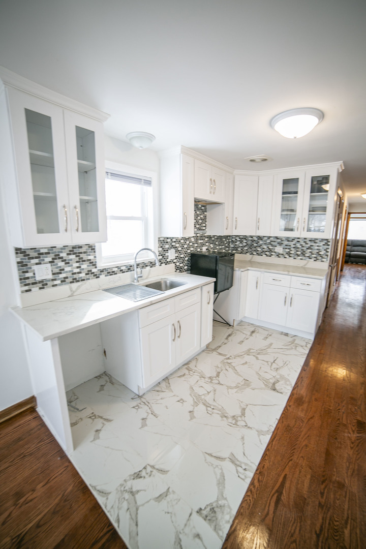 Photos of 10257 S Yates Blvd Chicago IL 60617