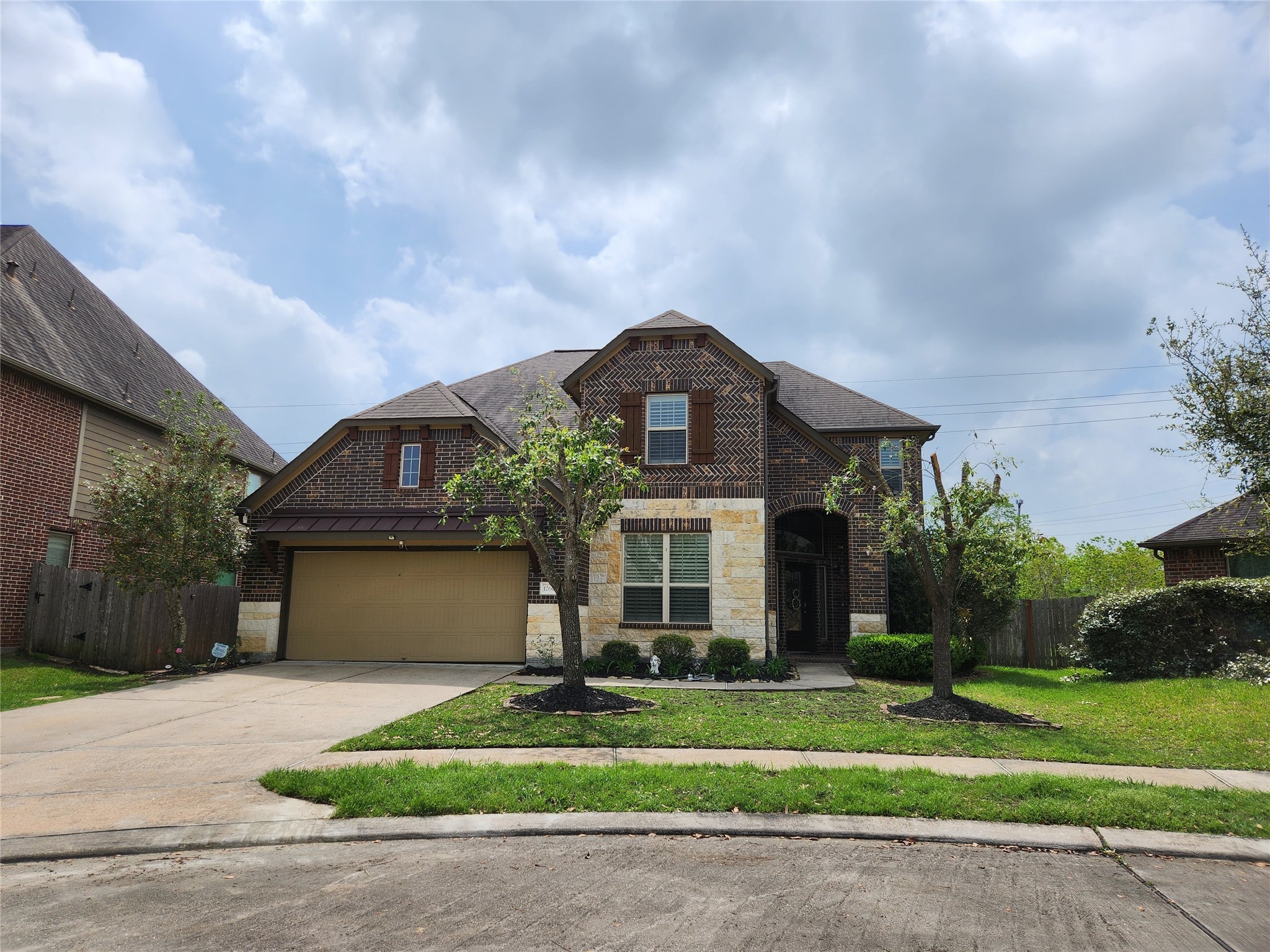 Photos of 12608 Floral Park Ln Pearland TX 77584