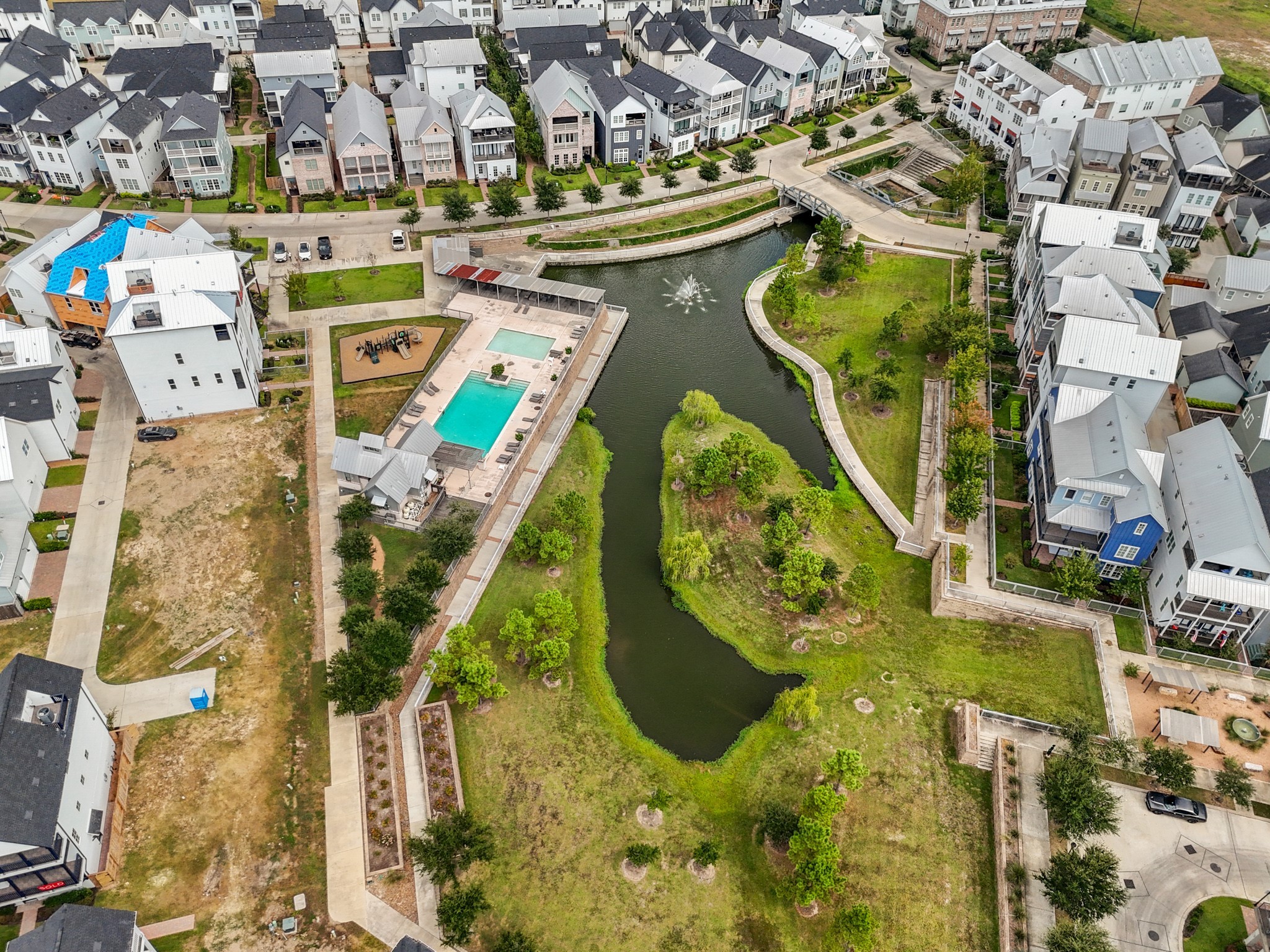 Photos of 2405 W Kolbe Ln Houston TX 77080