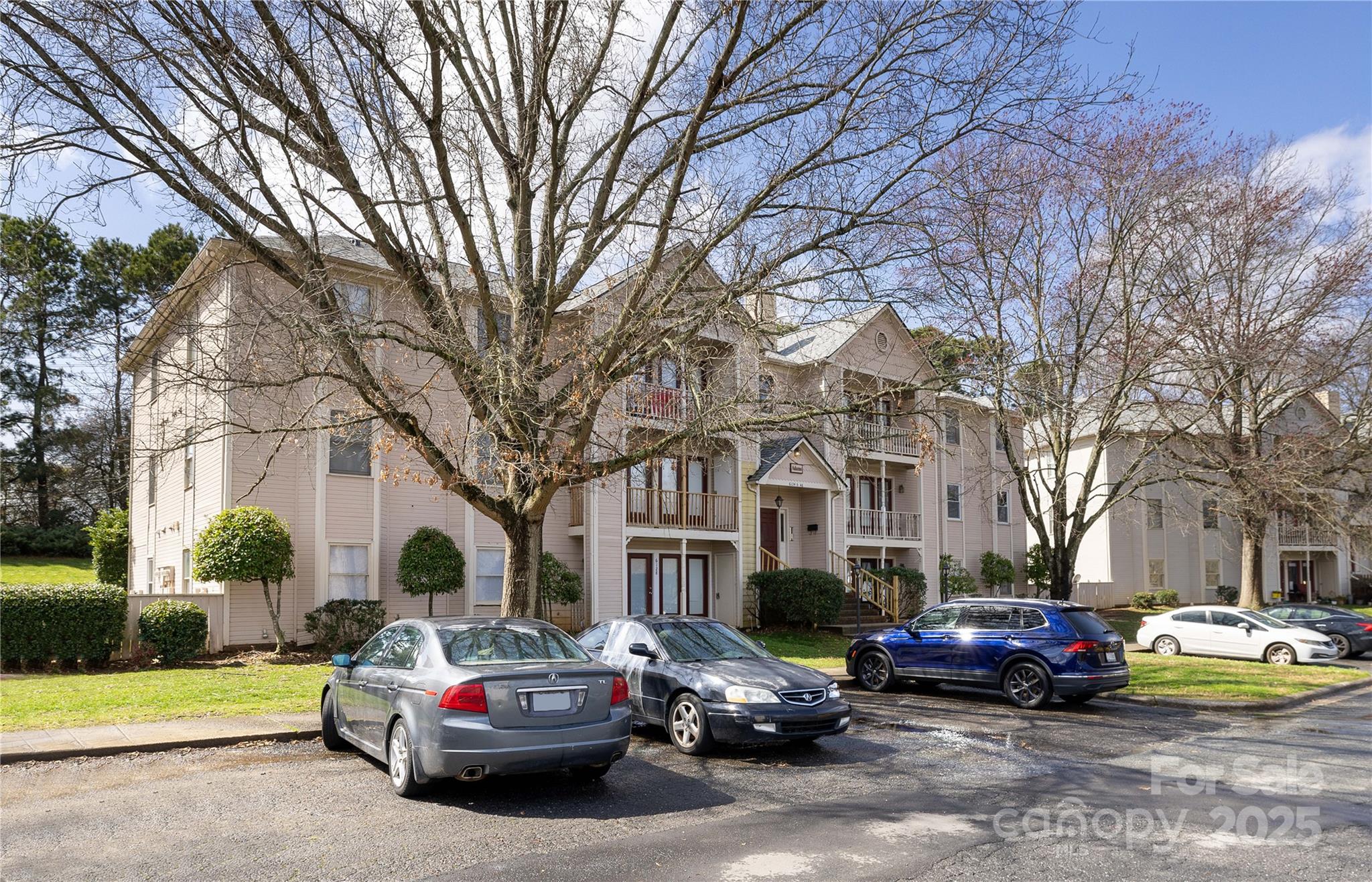 Photos of 6142 Meadow Rose Ln Charlotte NC 28215