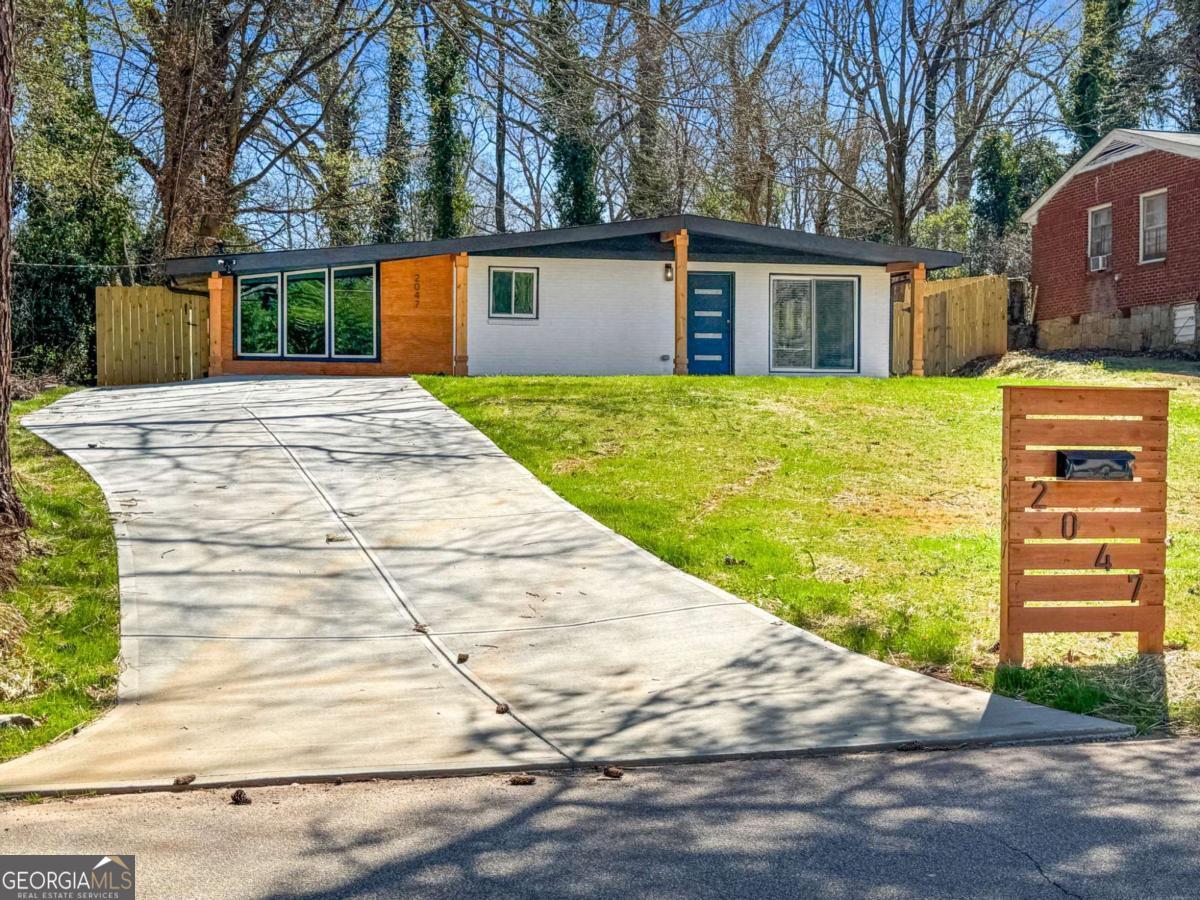 Photos of 2047 Boulderview Dr SE Atlanta GA 30316