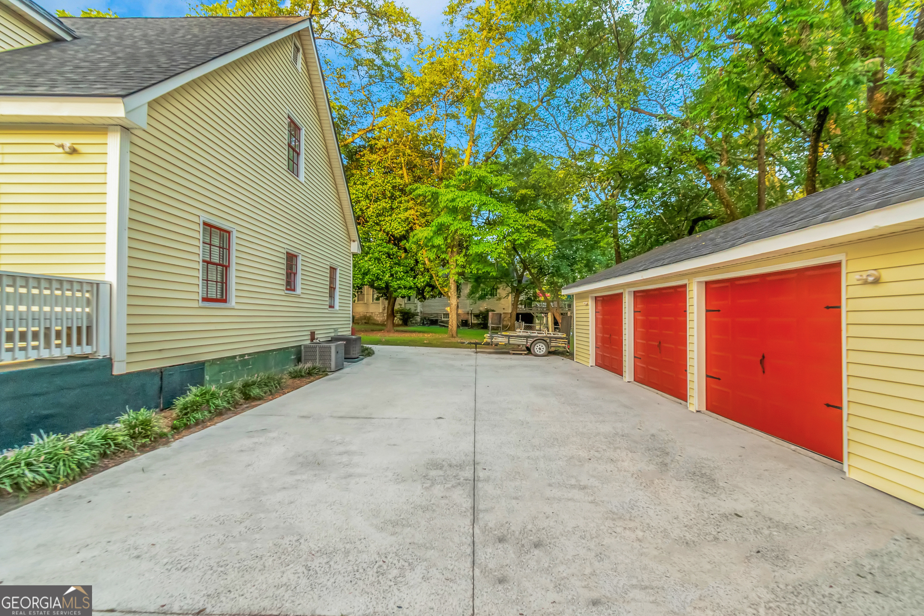 Photos of 1068 N Main St NW Conyers GA 30012