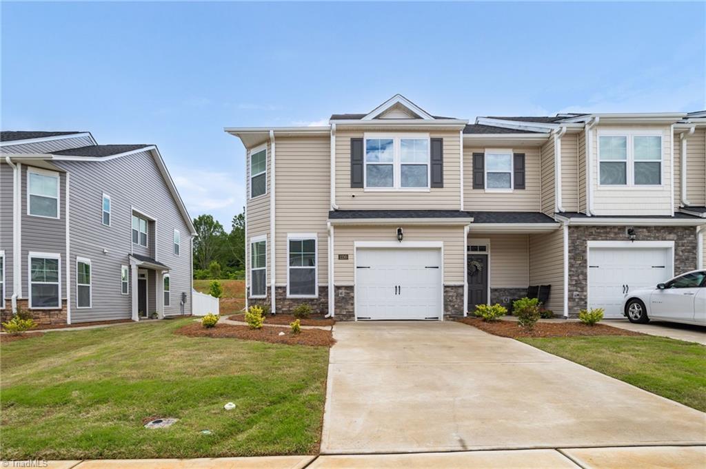 Photos of 1230 Evelynnview Ln Kernersville NC 27284