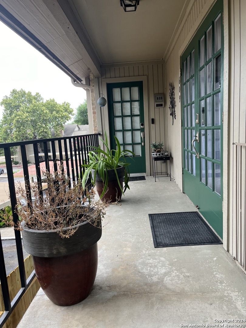 Photos of 7711 Callaghan Rd Apt 609 San Antonio TX 78229