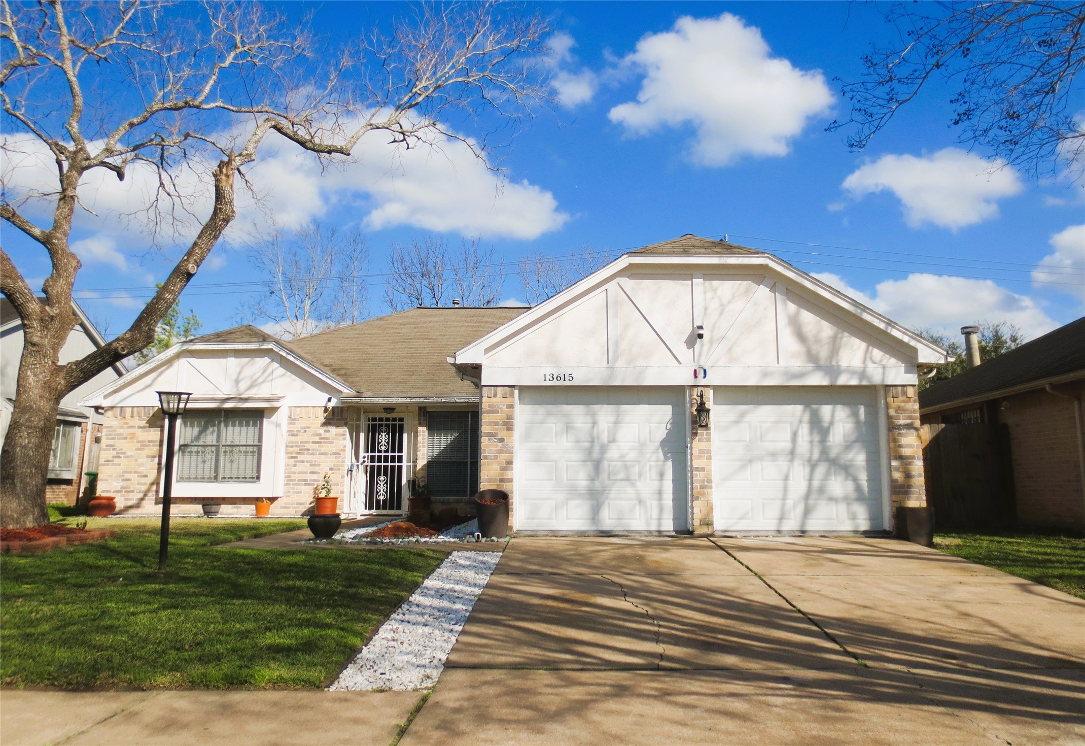 Photos of 13615 Broken Bridge Dr Houston TX 77085