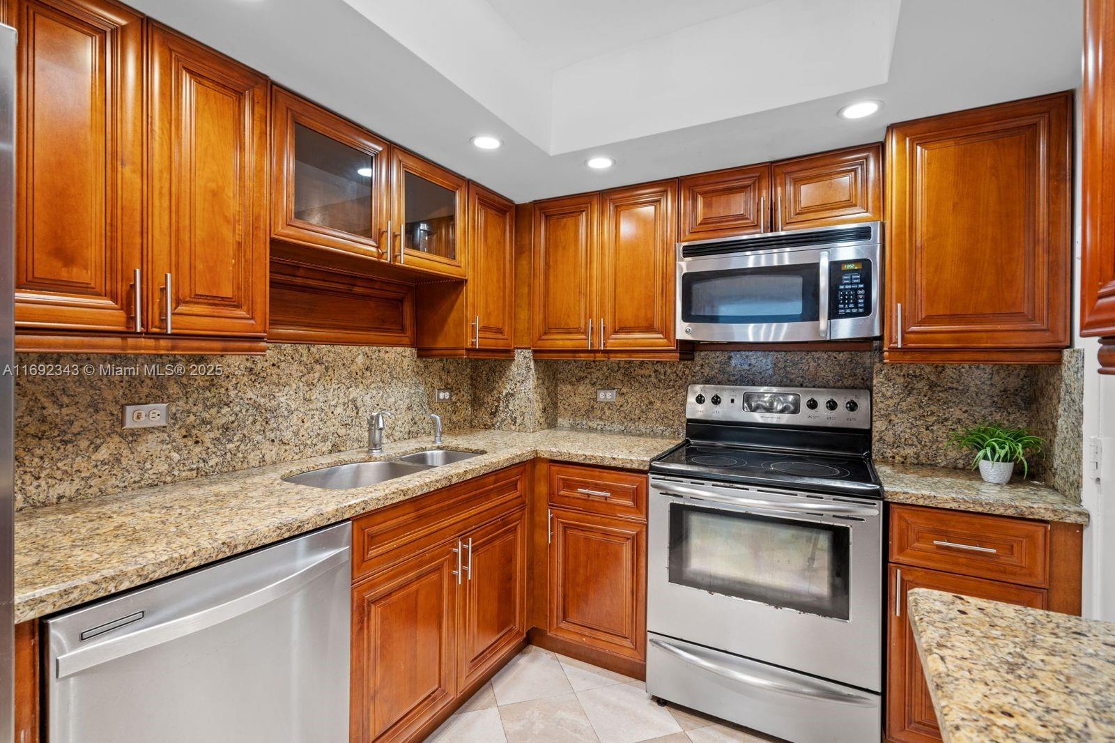 Photos of 5005 Collins Ave Apt 615 Miami Beach FL 33140