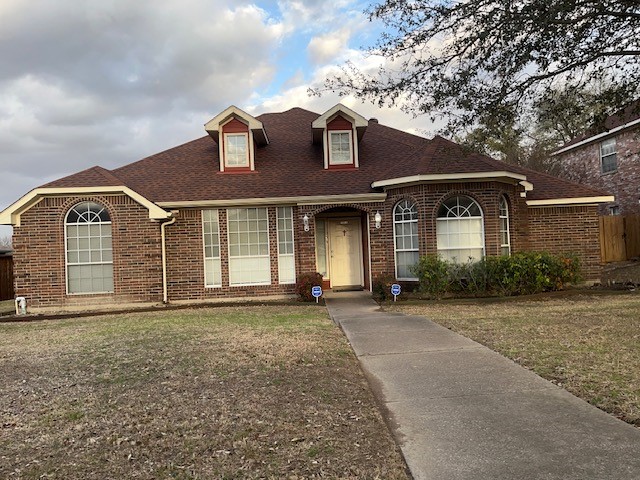 Photos of 704 Kelsie Ln Desoto TX 75115