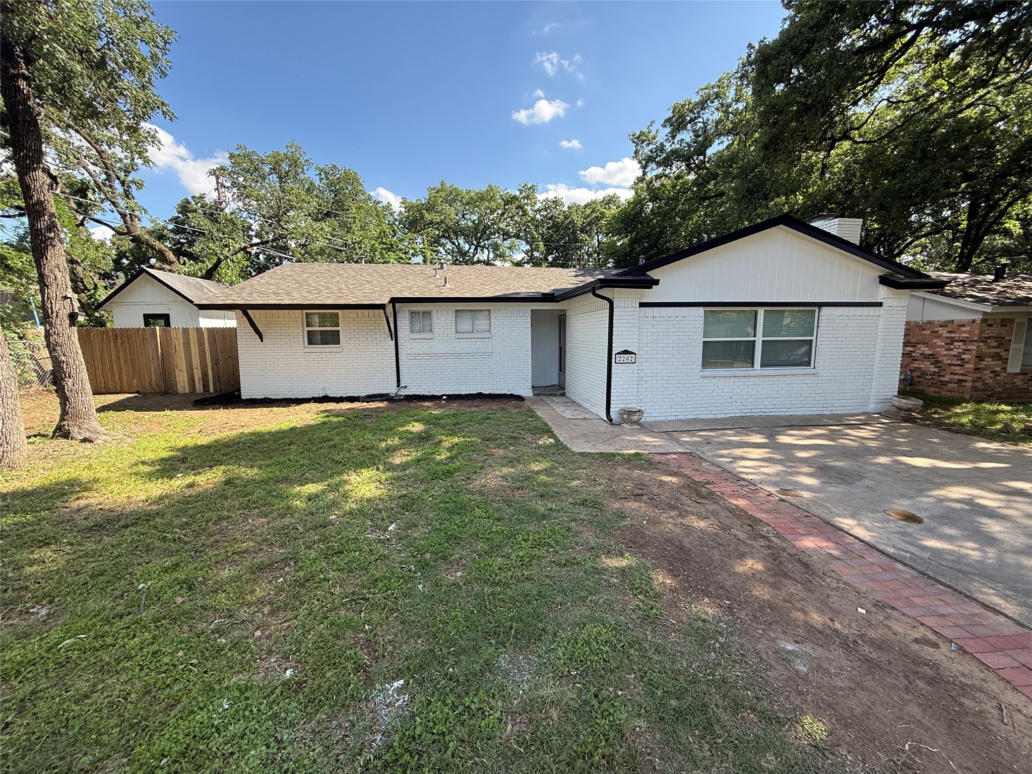 Photos of 2202 Pontiac Dr Arlington TX 76013