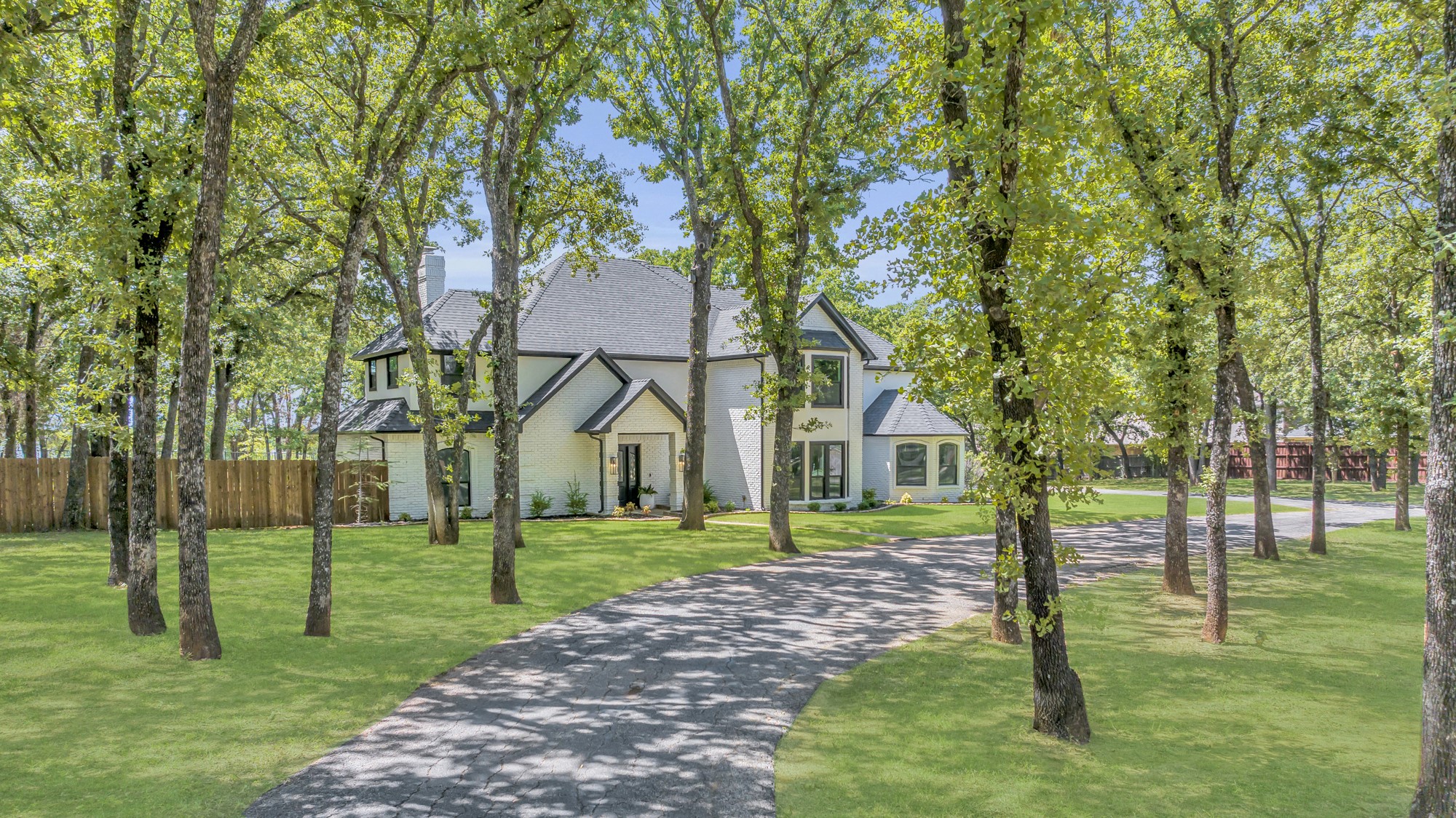 Photos of 7004 Ledbetter Rd Arlington TX 76001