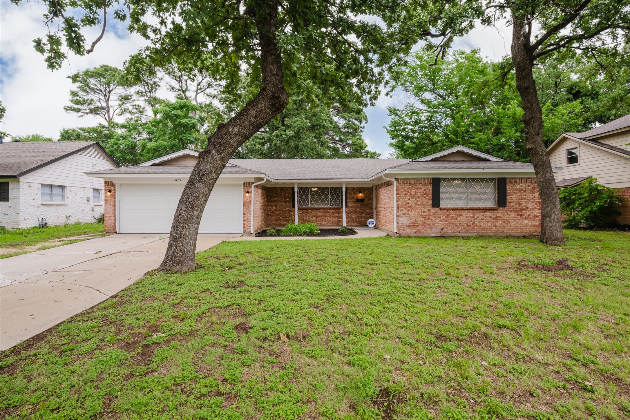 Photos of 3605 Falcon Dr Forest Hill TX 76119