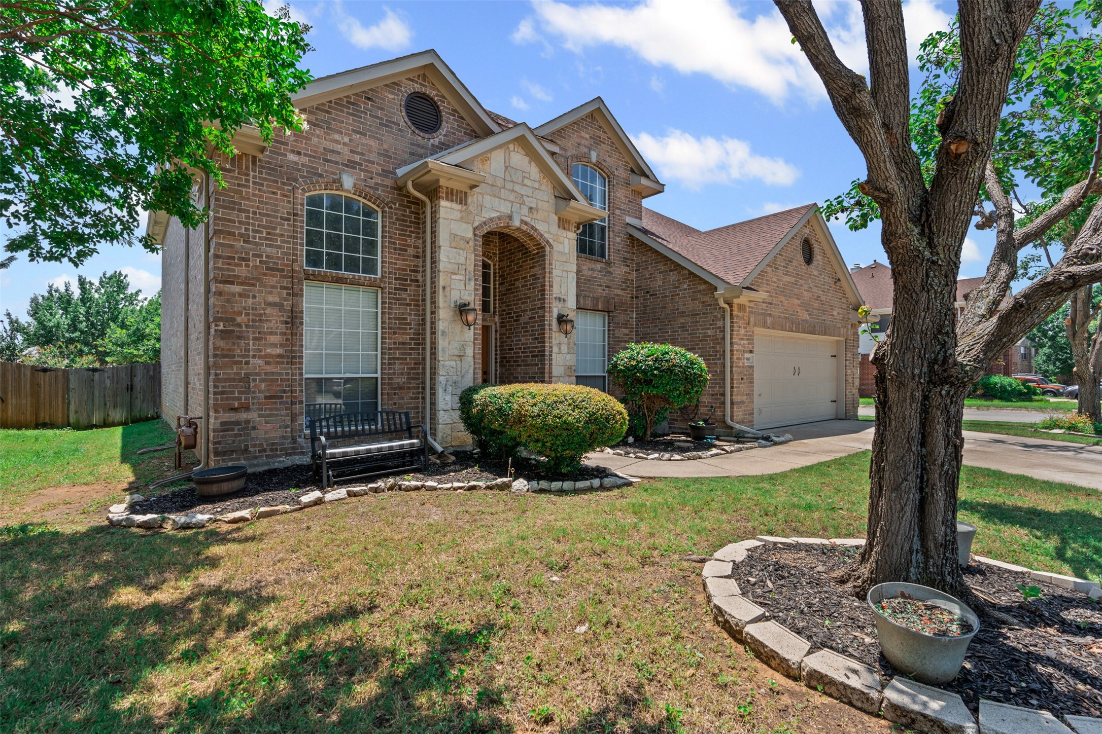 Photos of 900 Circle View Ln Denton TX 76210